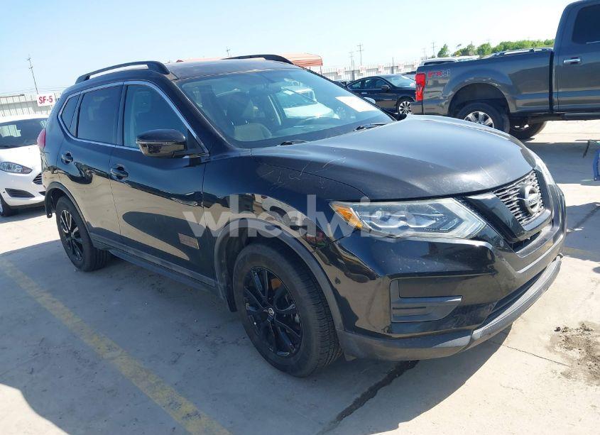 2017 Nissan Rogue SV (VIN 5N1AT2MT7HC769872) main photo
