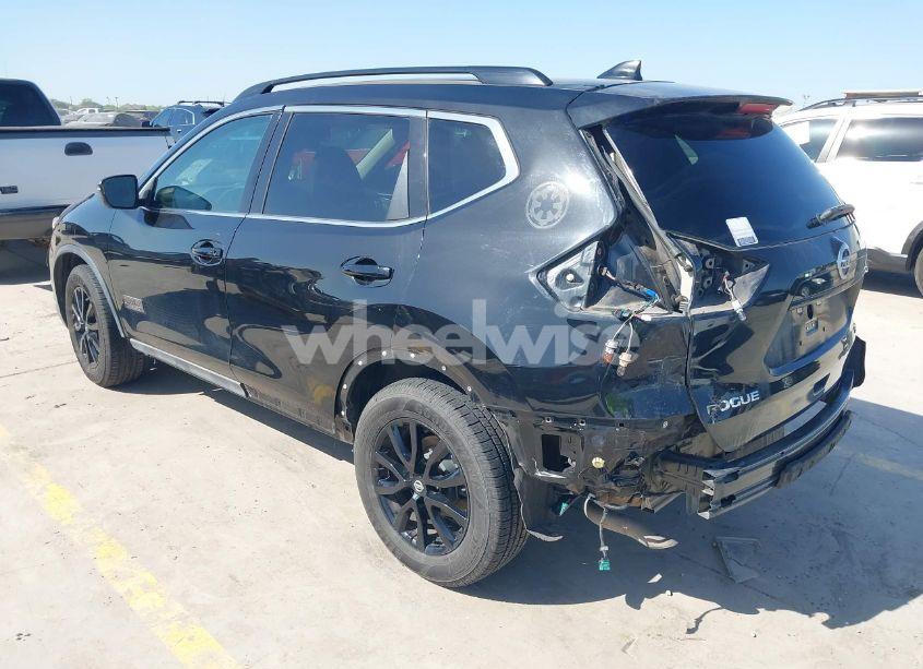 Photo 3 of 2017 Nissan Rogue SV (VIN 5N1AT2MT7HC769872)