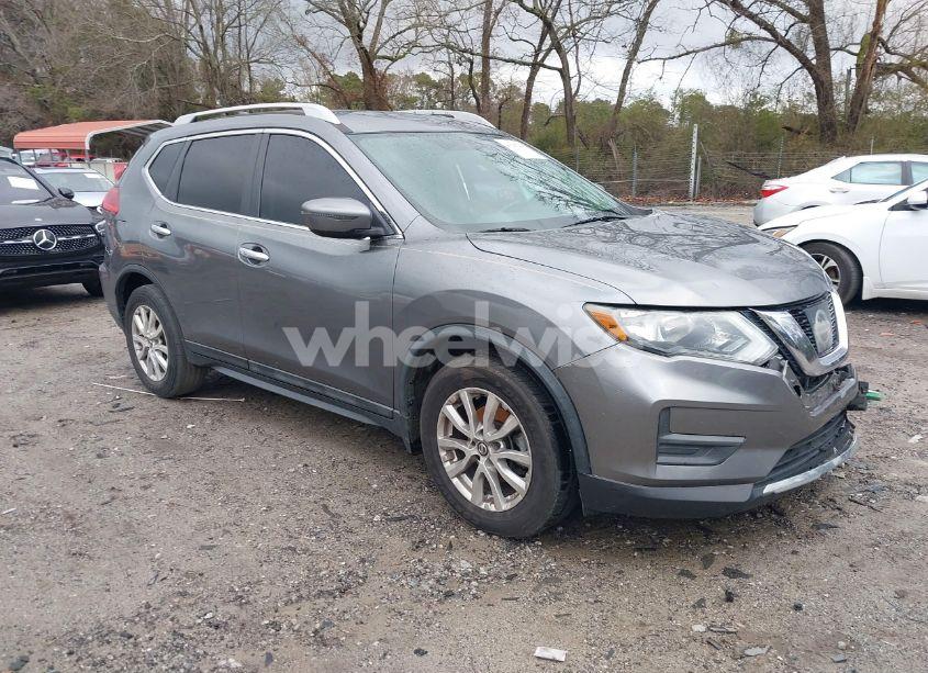 2017 Nissan Rogue SV (VIN 5N1AT2MT7HC863864) main photo