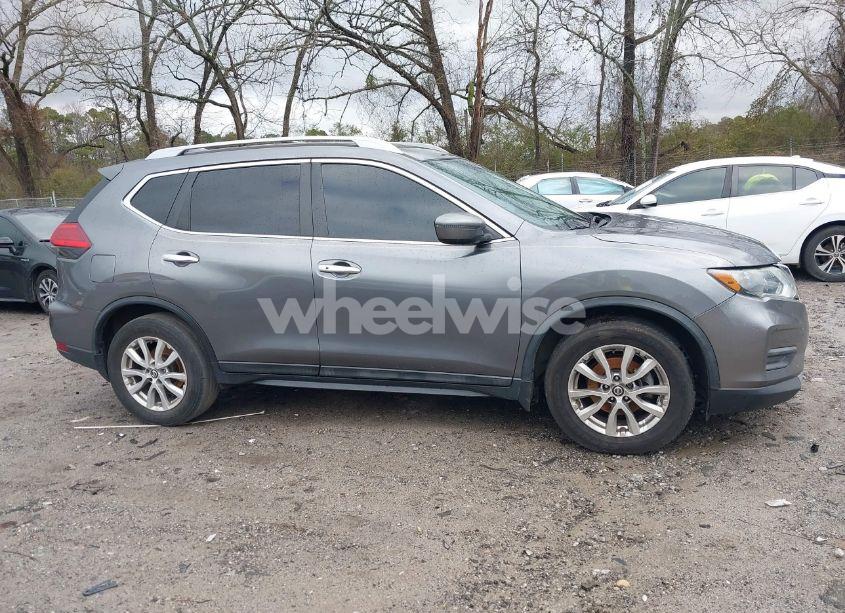 Photo 14 of 2017 Nissan Rogue SV (VIN 5N1AT2MT7HC863864)