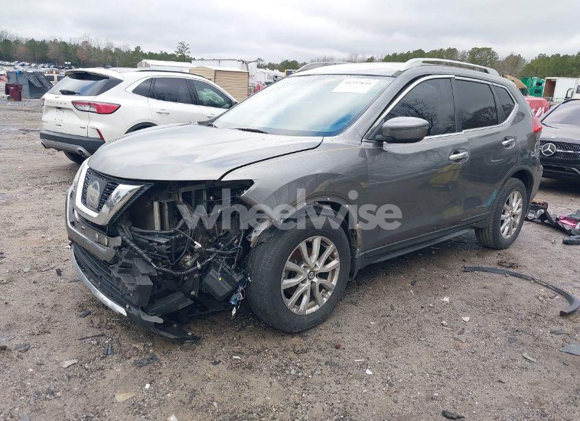 Photo 2 of 2017 Nissan Rogue SV (VIN 5N1AT2MT7HC863864)