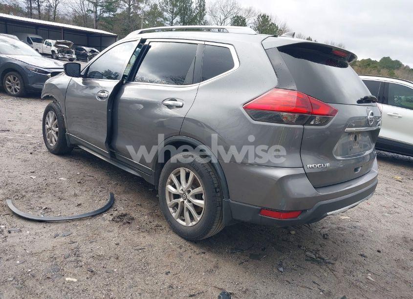 Photo 3 of 2017 Nissan Rogue SV (VIN 5N1AT2MT7HC863864)