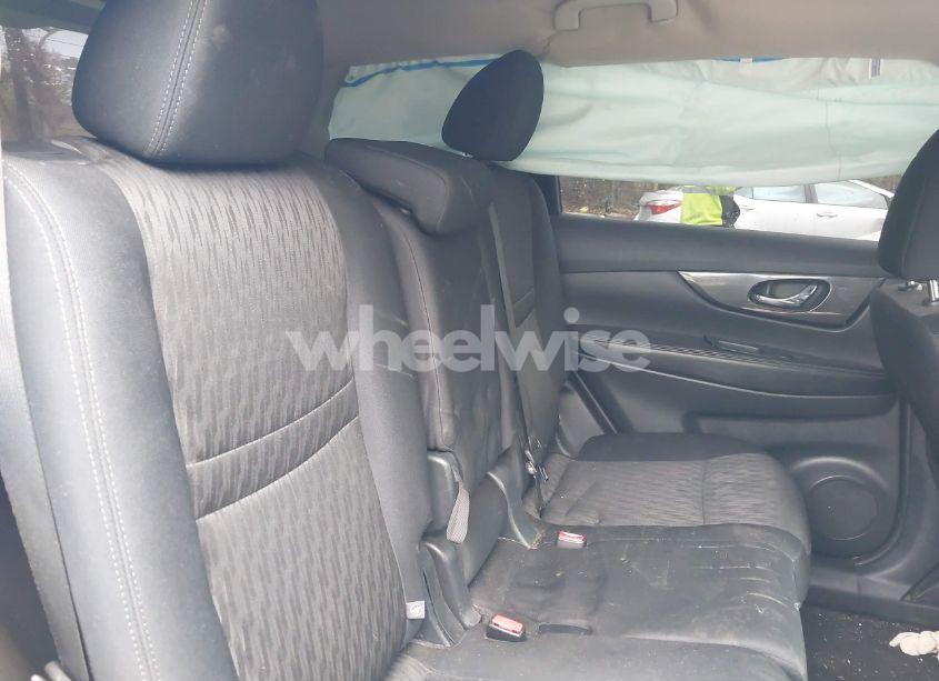 Photo 8 of 2017 Nissan Rogue SV (VIN 5N1AT2MT7HC863864)