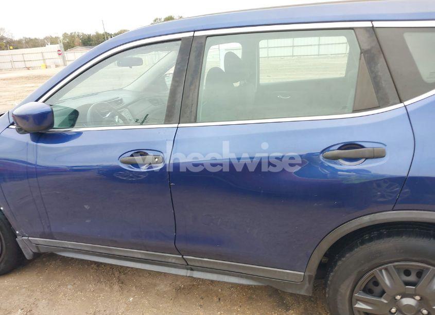 Photo 15 of 2017 Nissan Rogue S (VIN 5N1AT2MT7HC871320)