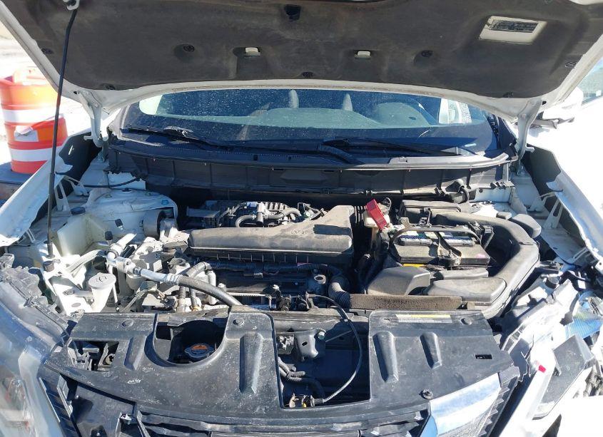 Photo 10 of 2017 Nissan Rogue SV (VIN 5N1AT2MT7HC873147)