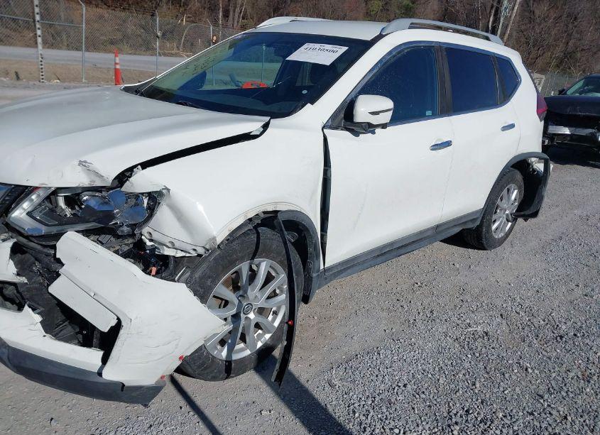 Photo 2 of 2017 Nissan Rogue SV (VIN 5N1AT2MT7HC873147)