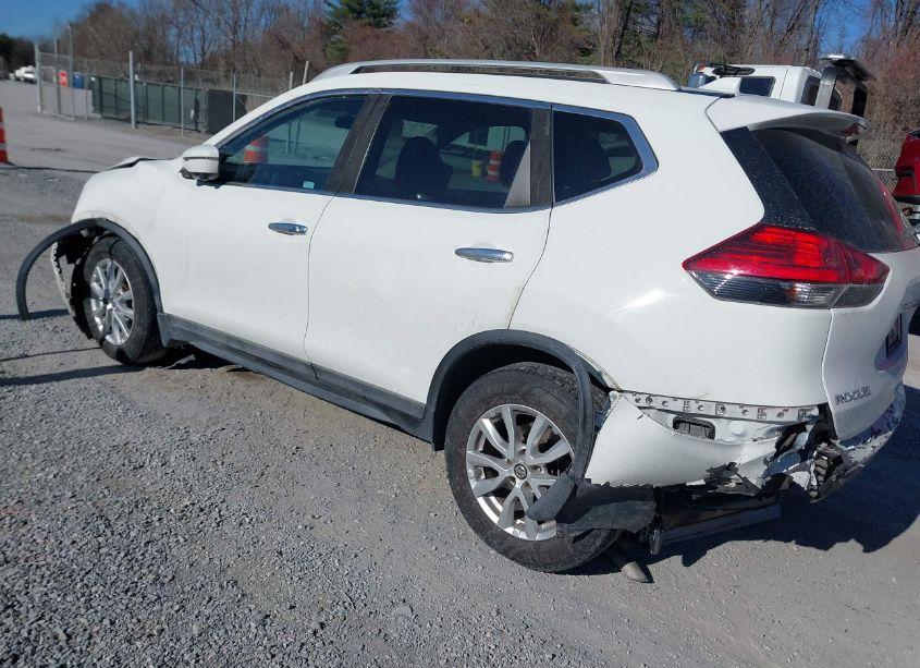 Photo 3 of 2017 Nissan Rogue SV (VIN 5N1AT2MT7HC873147)