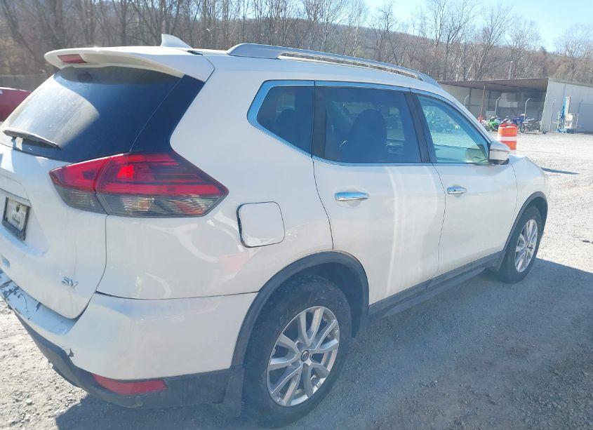 Photo 4 of 2017 Nissan Rogue SV (VIN 5N1AT2MT7HC873147)