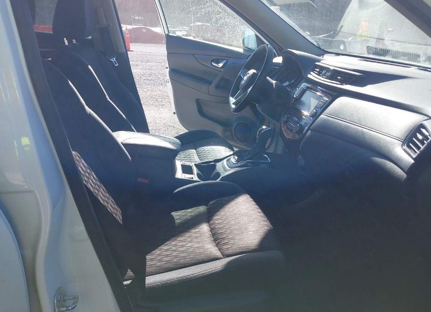 Photo 5 of 2017 Nissan Rogue SV (VIN 5N1AT2MT7HC873147)