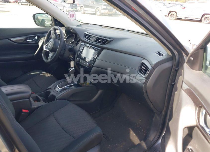 Photo 5 of 2018 Nissan Rogue S (VIN 5N1AT2MT7JC776195)