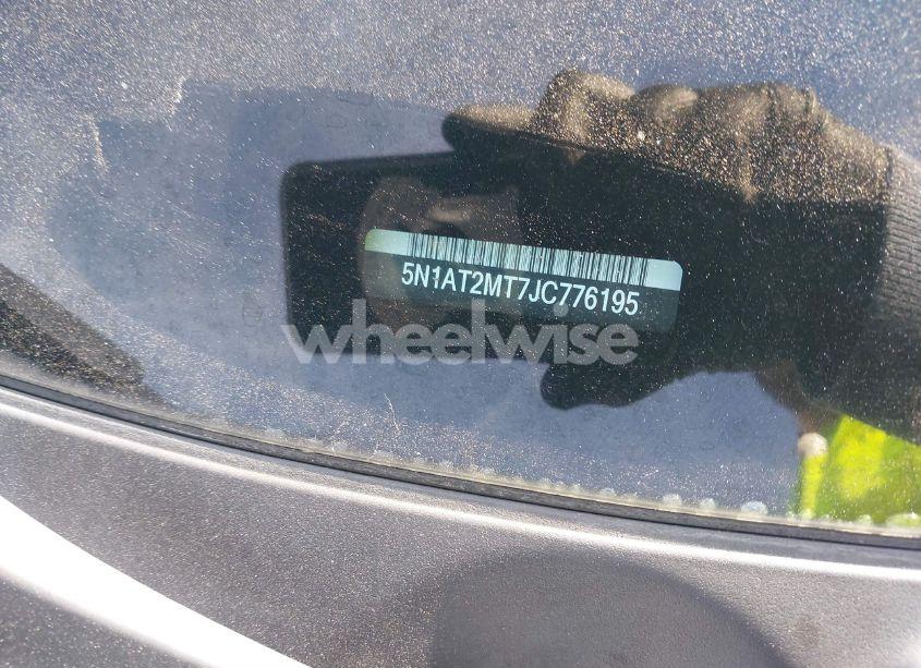 Photo 9 of 2018 Nissan Rogue S (VIN 5N1AT2MT7JC776195)