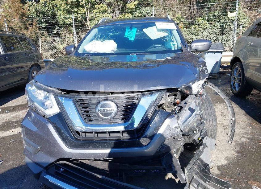 Photo 12 of 2018 Nissan Rogue SV (VIN 5N1AT2MT7JC799783)