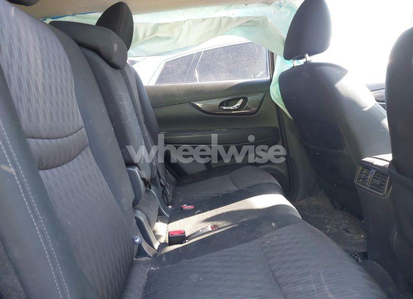 Photo 8 of 2018 Nissan Rogue SV (VIN 5N1AT2MT7JC799783)