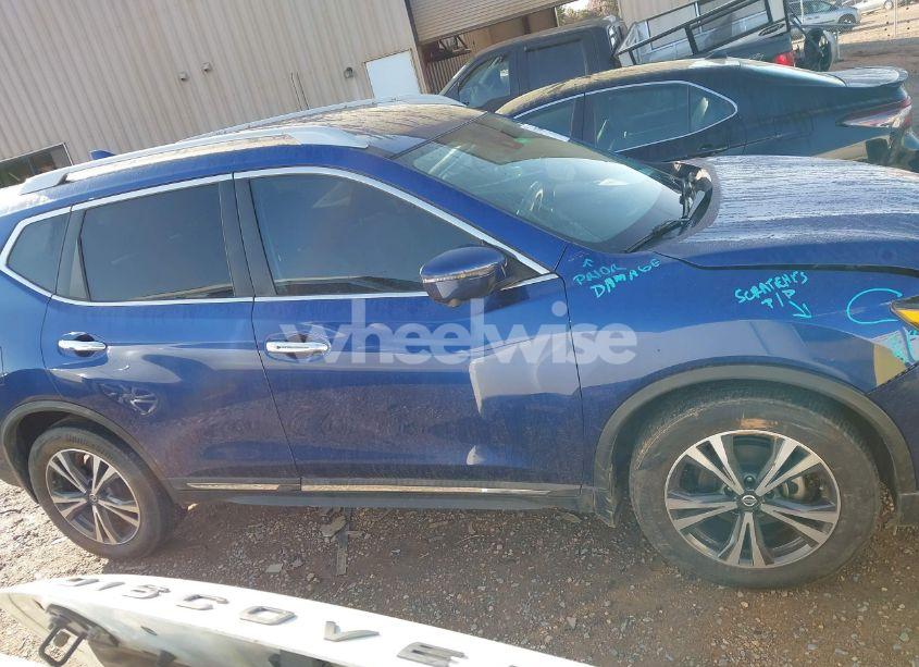 Photo 13 of 2018 Nissan Rogue SL (VIN 5N1AT2MT7JC808319)