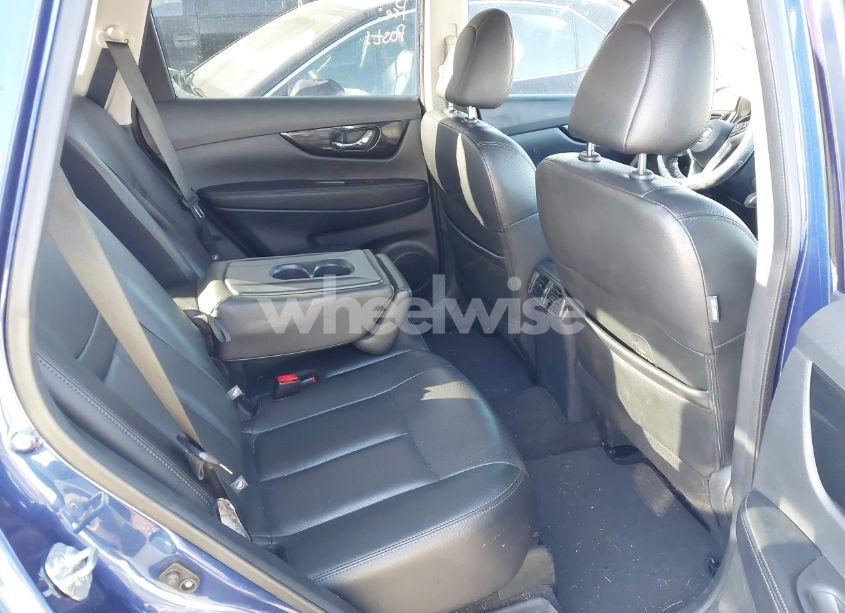 Photo 8 of 2018 Nissan Rogue SL (VIN 5N1AT2MT7JC808319)