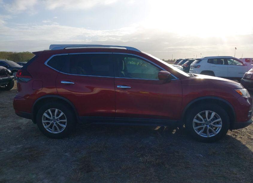 Photo 13 of 2018 Nissan Rogue SV (VIN 5N1AT2MT7JC808630)