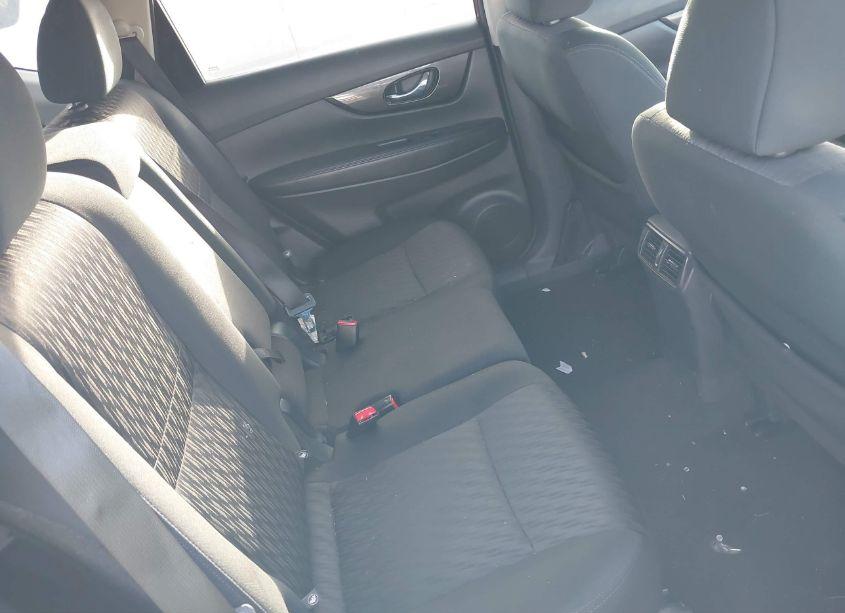 Photo 8 of 2018 Nissan Rogue SV (VIN 5N1AT2MT7JC808630)