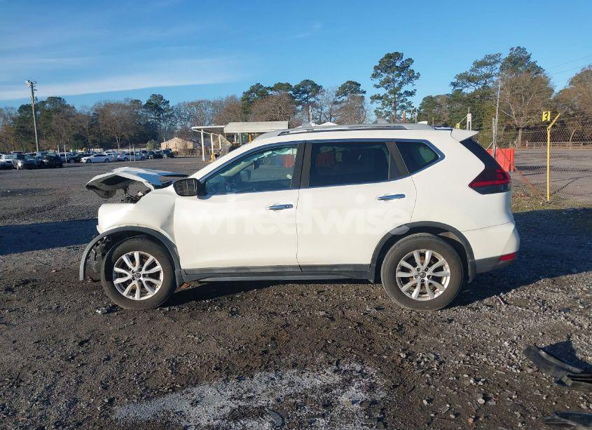 Photo 14 of 2018 Nissan Rogue SV (VIN 5N1AT2MT7JC814962)
