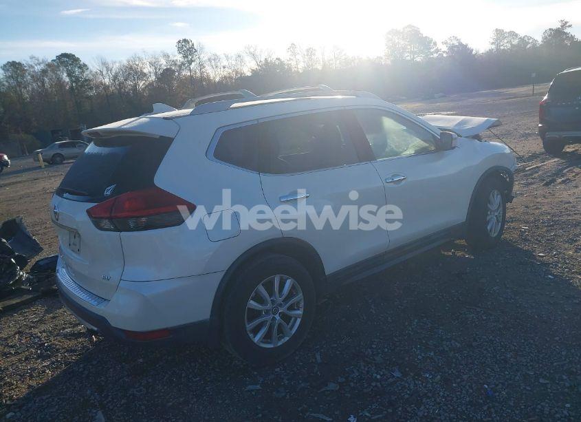 Photo 4 of 2018 Nissan Rogue SV (VIN 5N1AT2MT7JC814962)