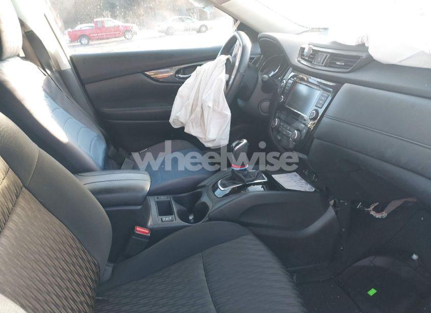 Photo 5 of 2018 Nissan Rogue SV (VIN 5N1AT2MT7JC814962)