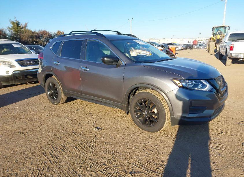2018 Nissan Rogue SV (VIN 5N1AT2MT7JC818588) main photo