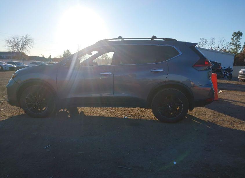 Photo 14 of 2018 Nissan Rogue SV (VIN 5N1AT2MT7JC818588)