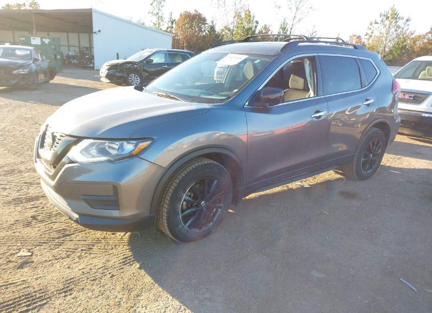 Photo 2 of 2018 Nissan Rogue SV (VIN 5N1AT2MT7JC818588)