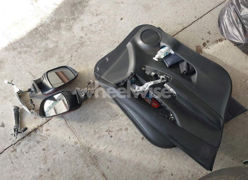 Photo 12 of 2018 Nissan Rogue SV (VIN 5N1AT2MT7JC842275)