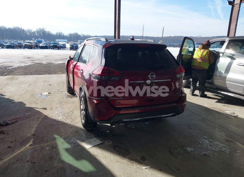 Photo 3 of 2018 Nissan Rogue SV (VIN 5N1AT2MT7JC842275)