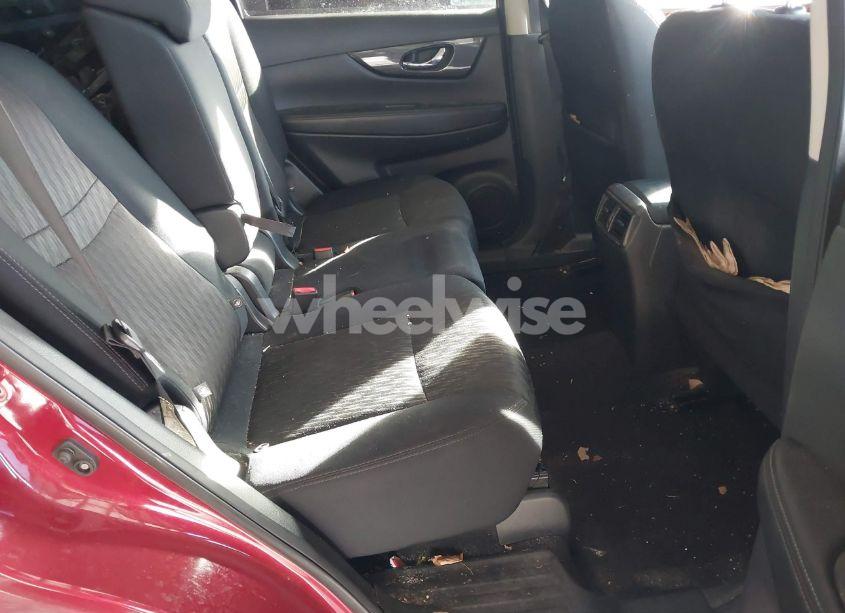 Photo 8 of 2018 Nissan Rogue SV (VIN 5N1AT2MT7JC842275)