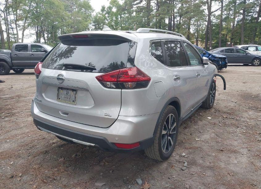 Photo 4 of 2019 Nissan Rogue SL (VIN 5N1AT2MT7KC738323)