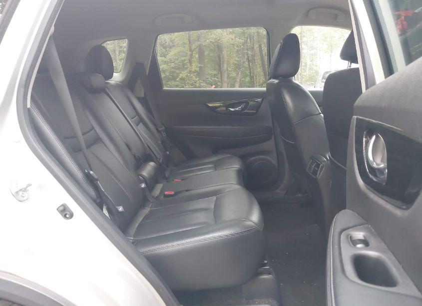 Photo 8 of 2019 Nissan Rogue SL (VIN 5N1AT2MT7KC738323)