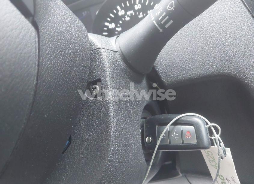 Photo 11 of 2019 Nissan Rogue S (VIN 5N1AT2MT7KC761097)