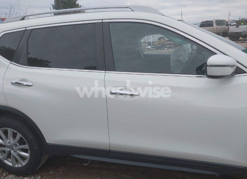 Photo 14 of 2019 Nissan Rogue S (VIN 5N1AT2MT7KC761097)