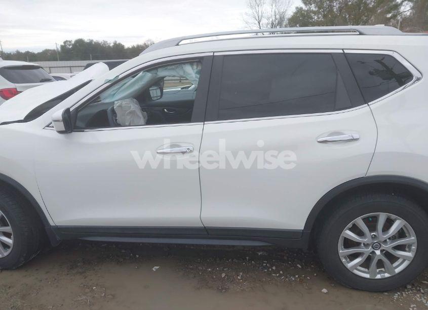 Photo 15 of 2019 Nissan Rogue S (VIN 5N1AT2MT7KC761097)