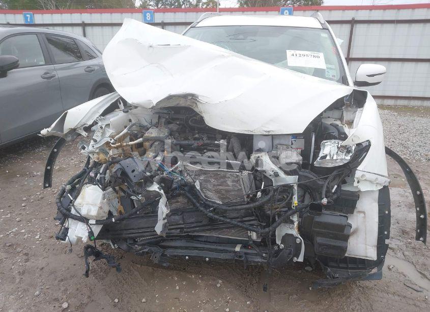 Photo 6 of 2019 Nissan Rogue S (VIN 5N1AT2MT7KC761097)