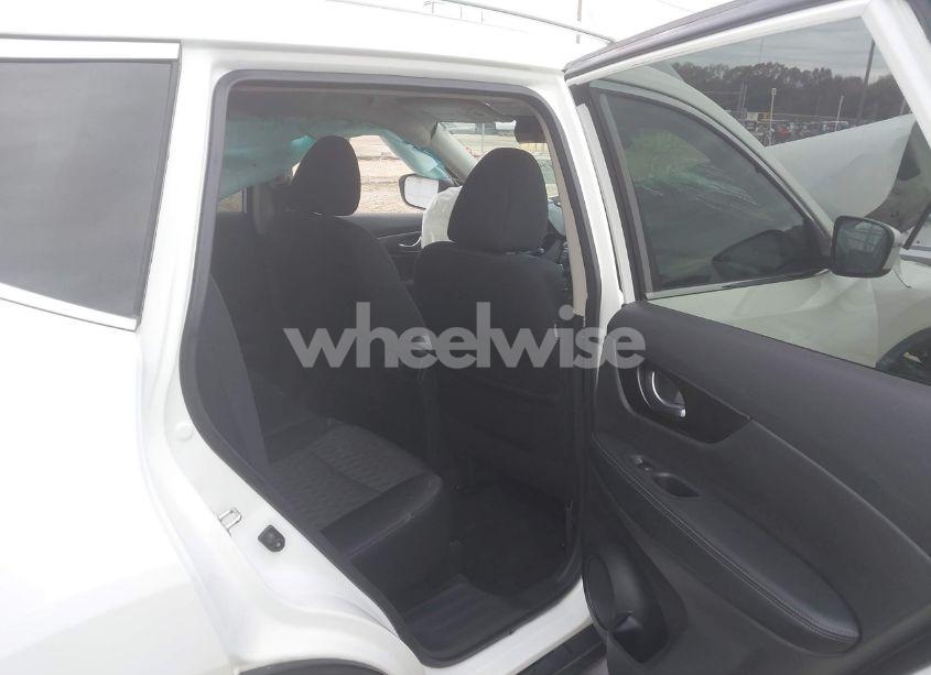 Photo 8 of 2019 Nissan Rogue S (VIN 5N1AT2MT7KC761097)