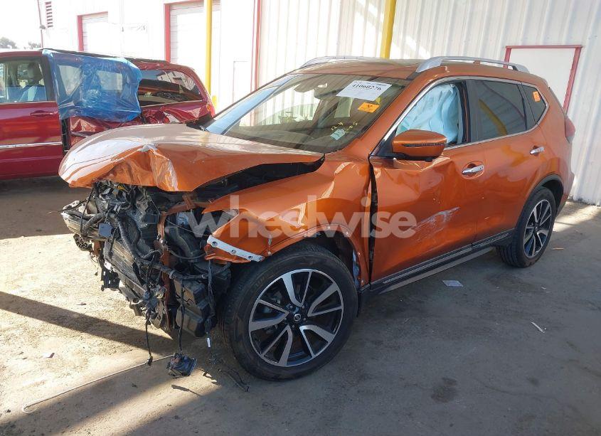 Photo 2 of 2019 Nissan Rogue SL (VIN 5N1AT2MT7KC761665)