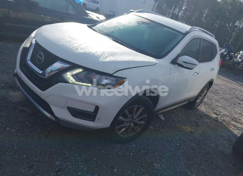Photo 2 of 2019 Nissan Rogue S (VIN 5N1AT2MT7KC783987)