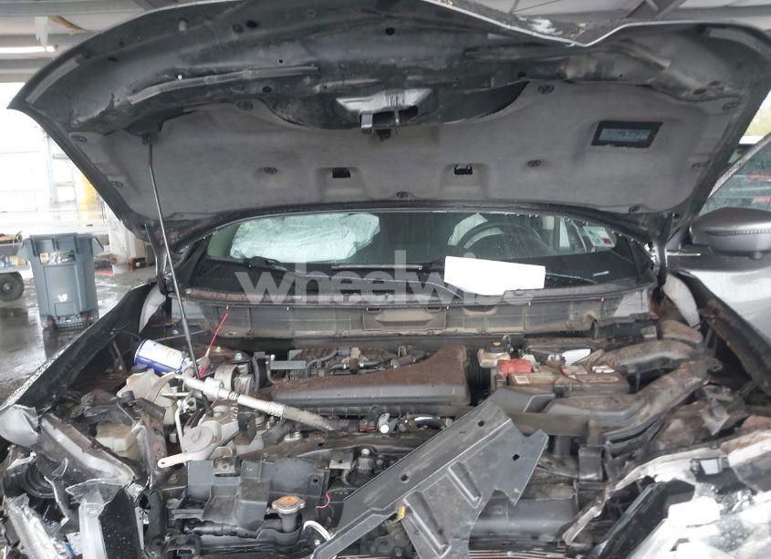 Photo 10 of 2019 Nissan Rogue SV (VIN 5N1AT2MT7KC784380)