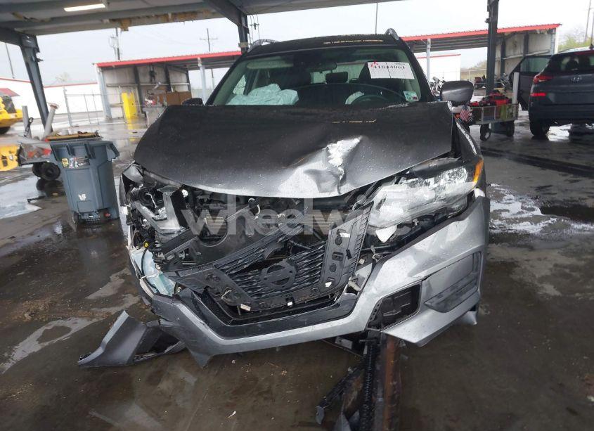 Photo 12 of 2019 Nissan Rogue SV (VIN 5N1AT2MT7KC784380)