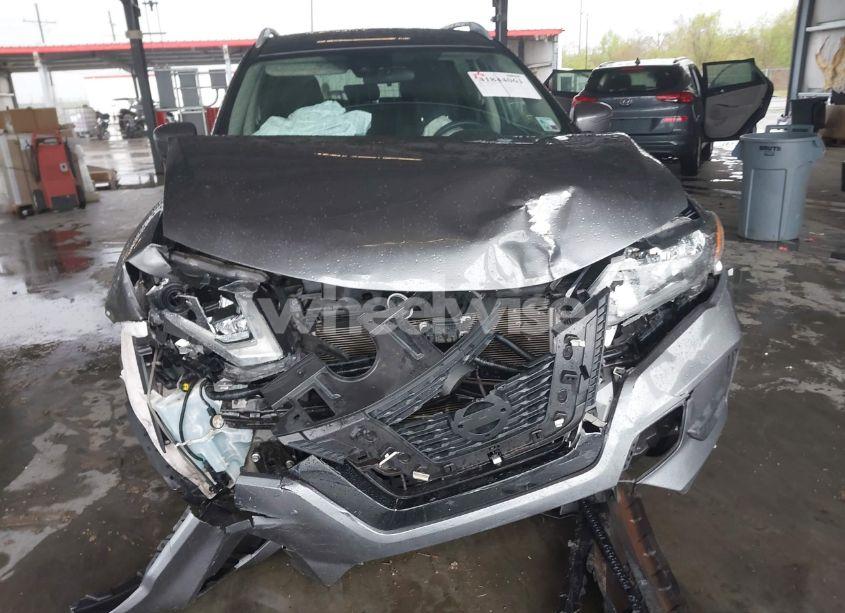 Photo 6 of 2019 Nissan Rogue SV (VIN 5N1AT2MT7KC784380)