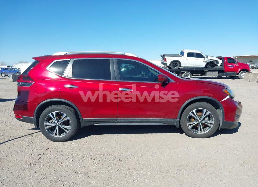 Photo 13 of 2019 Nissan Rogue SV (VIN 5N1AT2MT7KC799235)