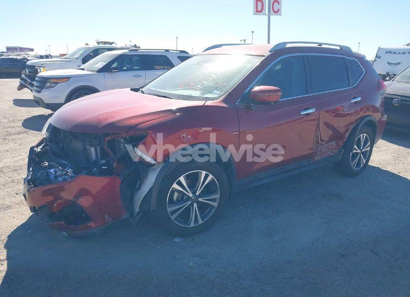 Photo 2 of 2019 Nissan Rogue SV (VIN 5N1AT2MT7KC799235)