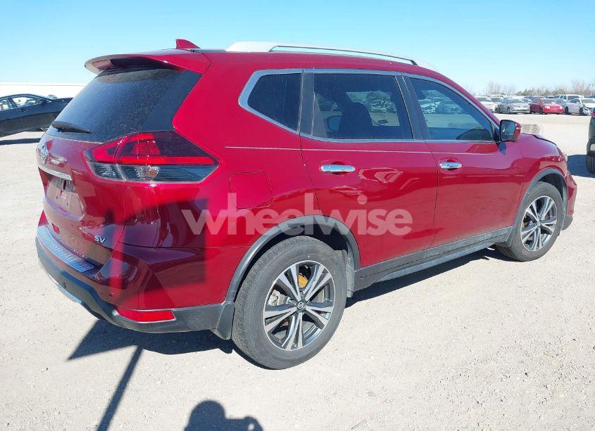 Photo 4 of 2019 Nissan Rogue SV (VIN 5N1AT2MT7KC799235)