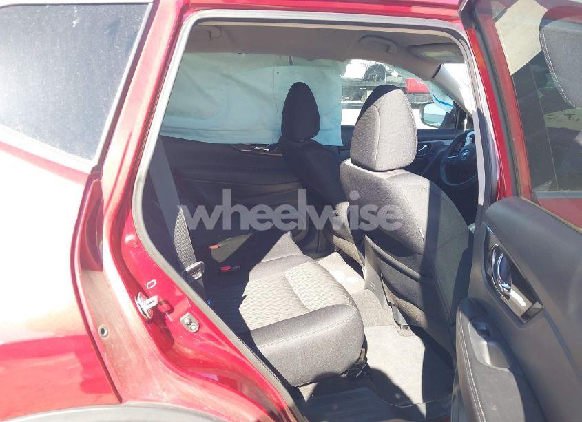 Photo 8 of 2019 Nissan Rogue SV (VIN 5N1AT2MT7KC799235)