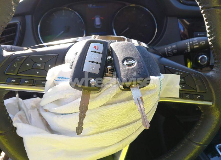 Photo 11 of 2019 Nissan Rogue S (VIN 5N1AT2MT7KC836591)