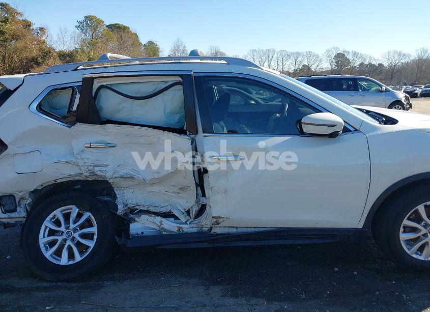 Photo 13 of 2019 Nissan Rogue S (VIN 5N1AT2MT7KC836591)