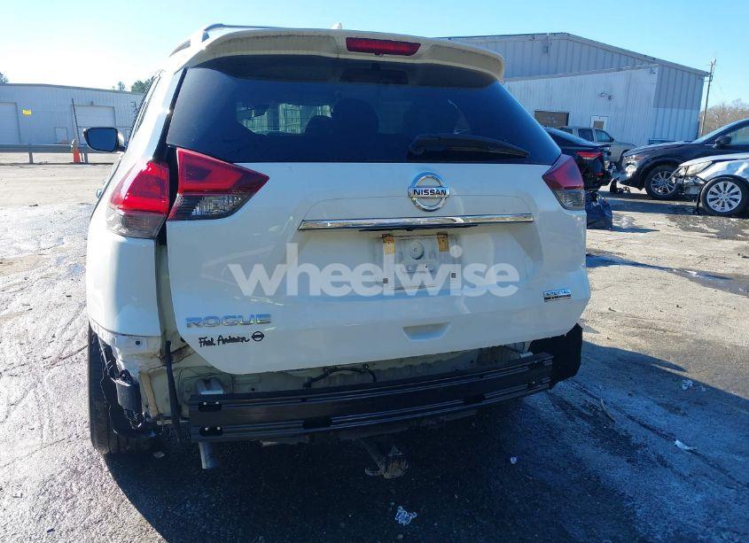 Photo 17 of 2019 Nissan Rogue S (VIN 5N1AT2MT7KC836591)