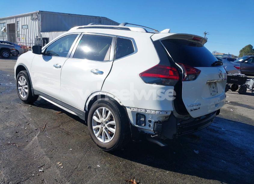 Photo 3 of 2019 Nissan Rogue S (VIN 5N1AT2MT7KC836591)